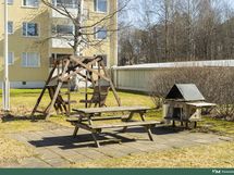 Viihtyisä sisäpiha oleskeluun.
