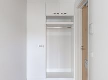 Kuvat ovat vastaavasta toisen kerroksen asunnosta.