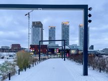 Kauppakeskus Redin upeat ja monipuoliset palvelut sijaitsevat alle kilometrin päässä.