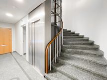 Taloyhtiön käytävää.