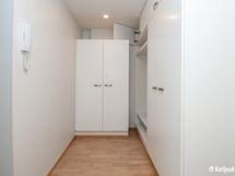 Eteisessä reilusti säilytystilaa