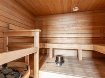 Taloyhtiön uusittu sauna