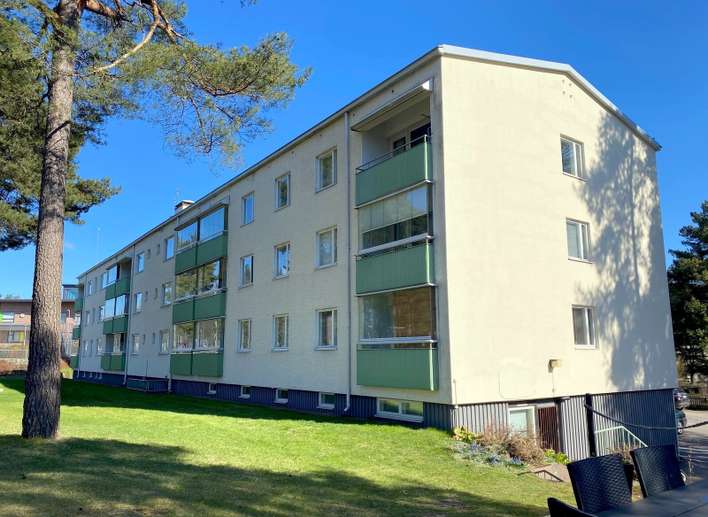 Kerrostalo, Oh+2mh+k+kht+kph+vh+lasitettu parveke, 71 m², Metsola, Kotka