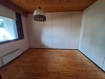 Makuuhuone yläkerrassa