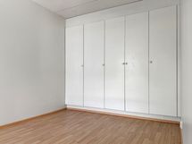 MAKUUHUONEEN KAAPISTOT