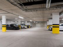 Autohallipaikka omalla osakkeella
