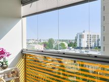 Lasitetulta parvekkeelta näkymät kauas.