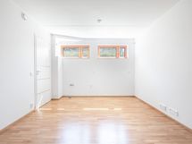 Huone kellarikerroksessa