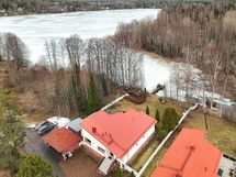 Dronekuva järven suuntaan