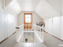 Yläkerran aula
