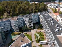 Taloyhtiön sisäpihaa