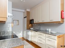 Myöskin runsaasti kaappitilaa