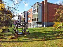 Syksyinen pihanäkymä