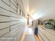 Käytävällä tilaa mm. lipastoille