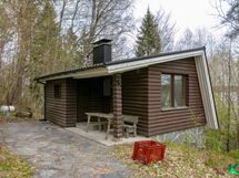 erillinen saunarakennus