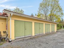 Autotallirakennus - Garagebyggnad