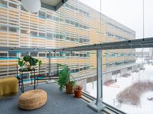 Viereisestä pysäköintitalosta on myynnissä autohalliosake erilllishintaan.