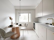 Hanat ja yksityiskohdat harjattua messinkiä.