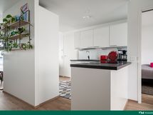 Eteisestä keittiöön