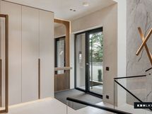 Pääsisäänkäynti