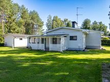 Tilava 2400m2 tontti.