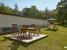 Piha-alueelta löytyy patio oleskeluun.