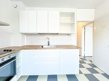 Keittiössä on myös varaus astianpesukoneelle kaapistossa.