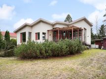 Rannan puoleinen piha