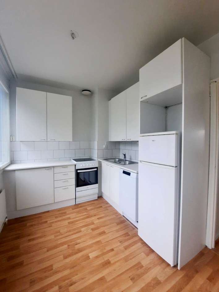Kerrostalo, 3h + k + p, 66 m², Vermo