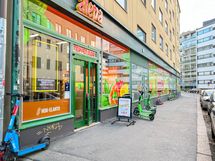 ruokakauppa kivenheiton päässä