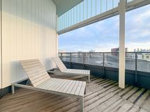 Kattoterassilla auringonottomahdollisuus.