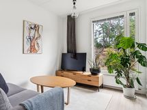 Ja pienemmästä on kauniit kalliomaisemat