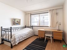 Alakerran makuuhuone