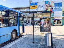 Bussit lähtee Myyrmannin edustalta, jonka vieressä on myös juna-asema!