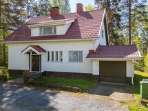 Julkisivu (2)