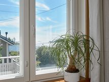 Lähes kaikista ikkunoista merinäköala.