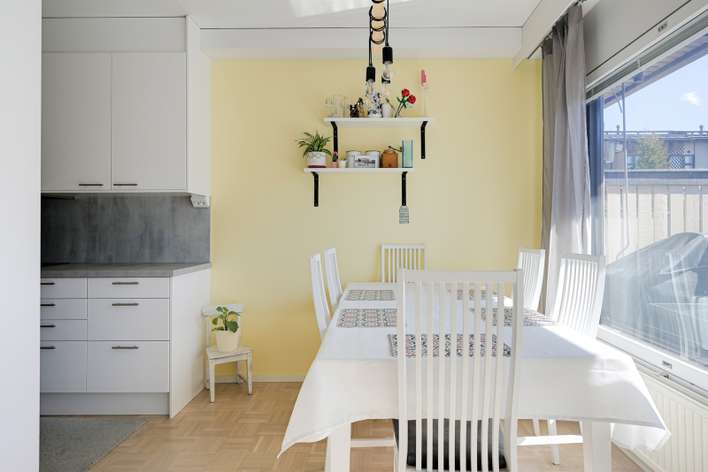 Rivitalo, 6 h, k, s, parveke, at ((5 h + k + s (yj:n mukaan)), 111 m², Siltamäki, Helsinki