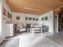 Alakerran takkahuone