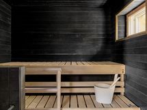 Talousrakennuksessa wc, kylpyhuone ja sauna