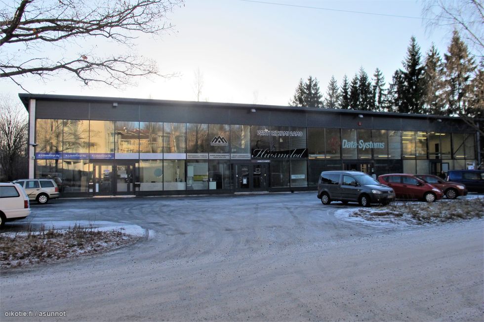560 M Kuusiniementie 8 02710 Espoo Liiketila 7h Myynnissa