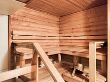 Taloyhtiön sauna.