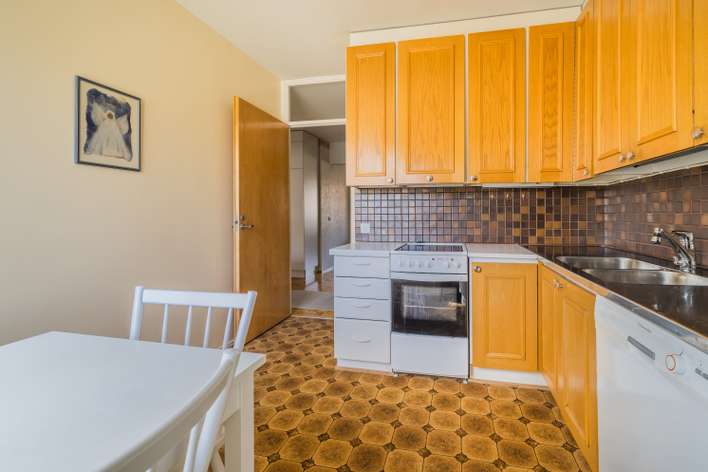 Kerrostalo, 3h, k, wc, kph, s, vth, lasitettu parveke, 67 m², Vallikallio – pohled 4