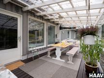 Katettu ja lasitettu terassi, ovi olohuoneesta