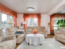 Valoisa olohuone on kodin sydän