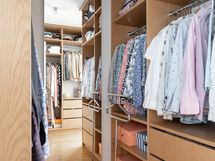Walk-in closet