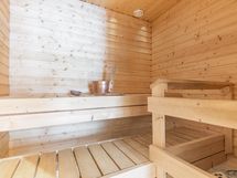 Kiuas on uusittu saunaremontin yhteydessä v. 2007.