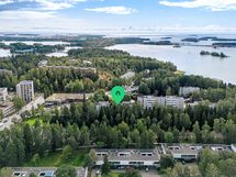 Sijainti Helsingin rauhassa ja luonnon keskellä