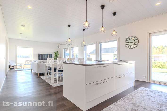 Omakotitalo, 4mh+oh+avok+khh+wc+kph+s+var+2xautok, 128/157 m², Kuninkoja, Raisio