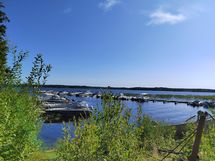 Saariston rannassa venepaikka