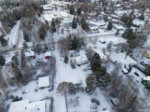 Tontilla olevat rakennukset puretaan